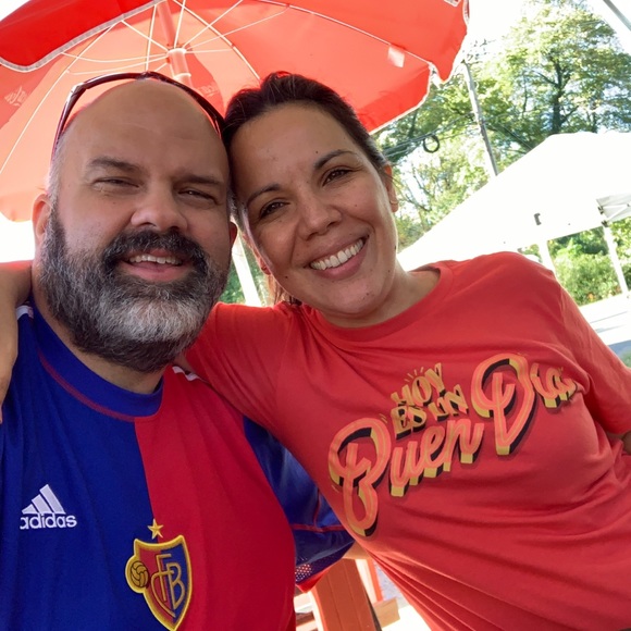 Retired LEO selling my collection of authentic jersey’s & football appar… - Picture 1 of 3